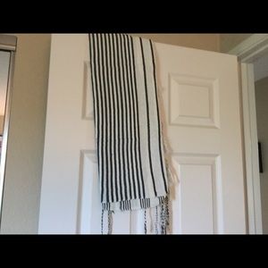 Never worn over sized Zara scarf